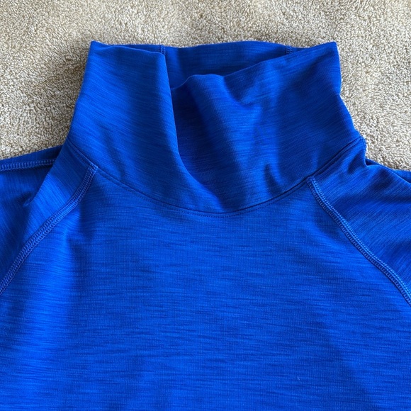 Under Armour Cold Gear Top - Picture 6 of 6